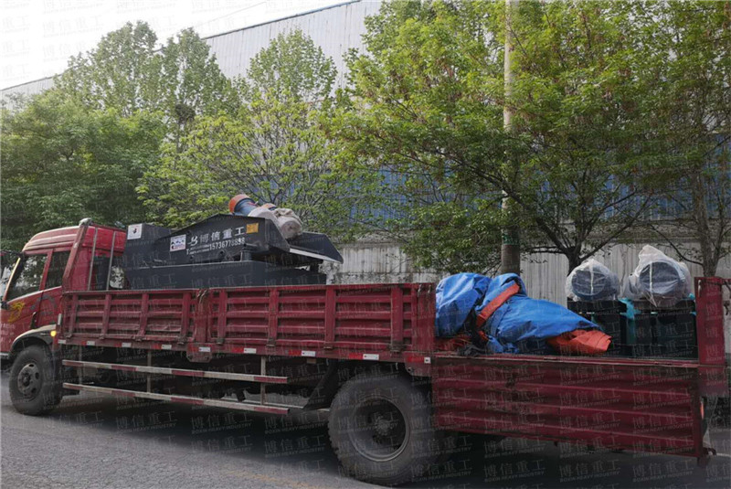 【发货通知】550型细沙回收机装车发往长治